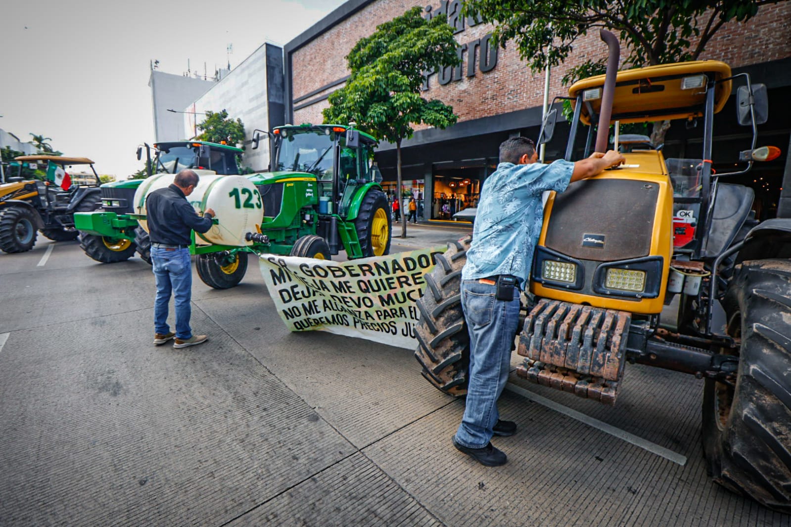 paro nacional por rescate al campo de agricultores de sinaloa lonas