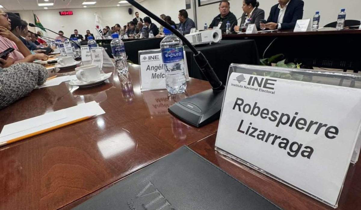 PAS en reunión con el INE