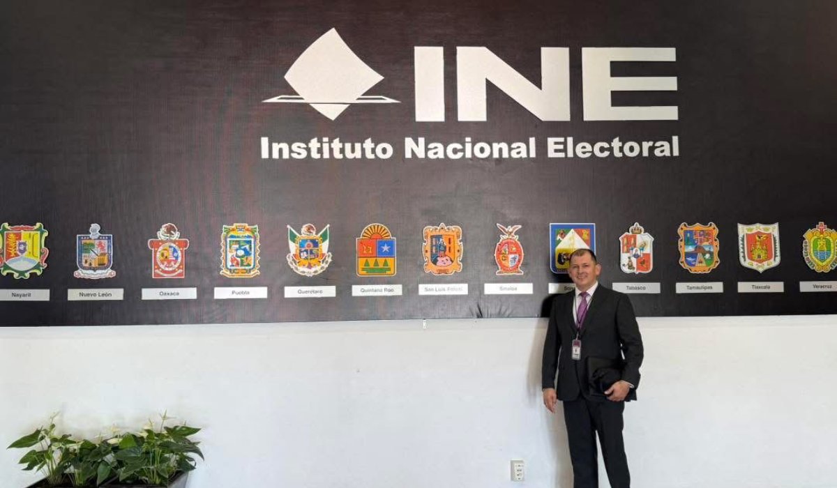 PAS en reunión con el INE