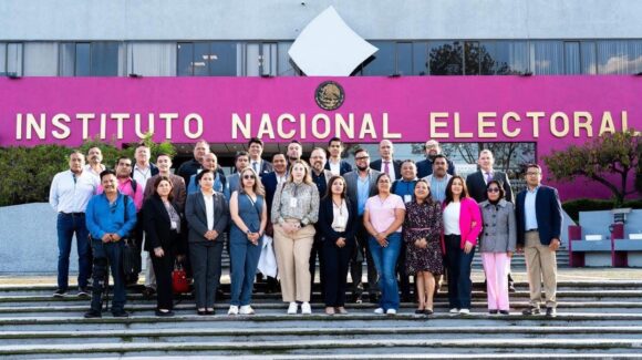 El PAS y partidos locales de México piden “coalición mixta” y doble militancia en reunión con el INE