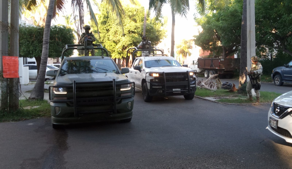 Operativo donde cuatro sujetos fueron detenidos en la Zona Dorada de Mazatlán