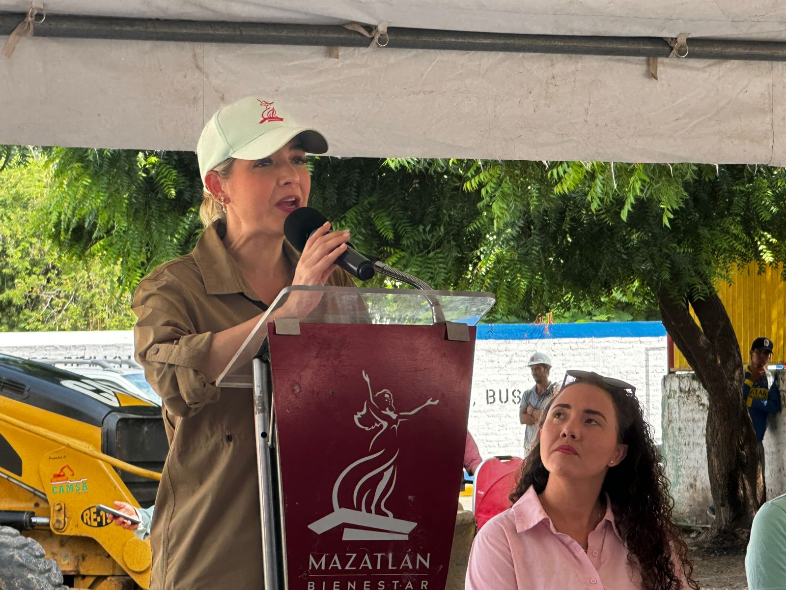 Inicia pavimentación de dos calles en Villa Unión, Mazatlán