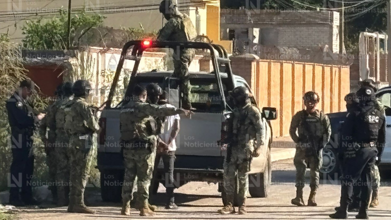Detienen a presunto 'robacarros' en Bachigualato, Culiacán