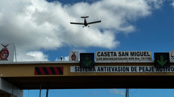 Pilotos de avionetas fumigadoras se suman al paro nacional por el rescate al campo en San Miguel Zapotitlán, Ahome, Sinaloa
