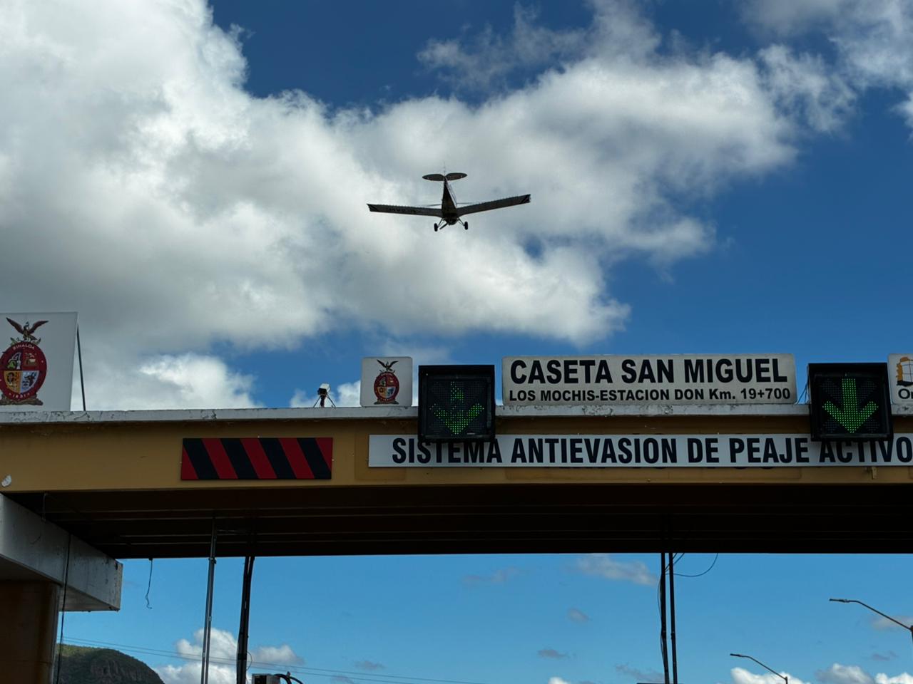Pilotos toman caseta de San Miguel Zapotitlán