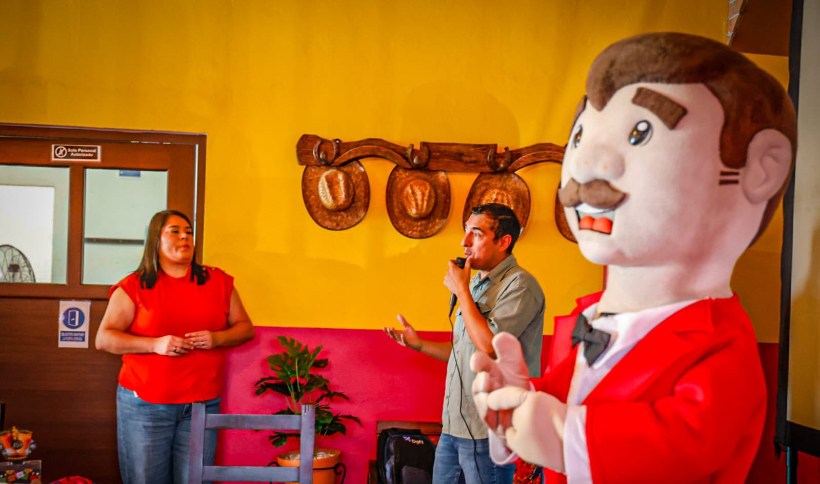 presentan la carrera valdez baluarte lugar