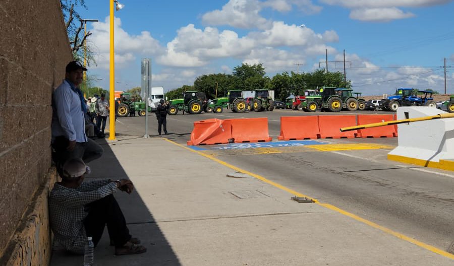productores en manifestacion de la internaciional en guasave