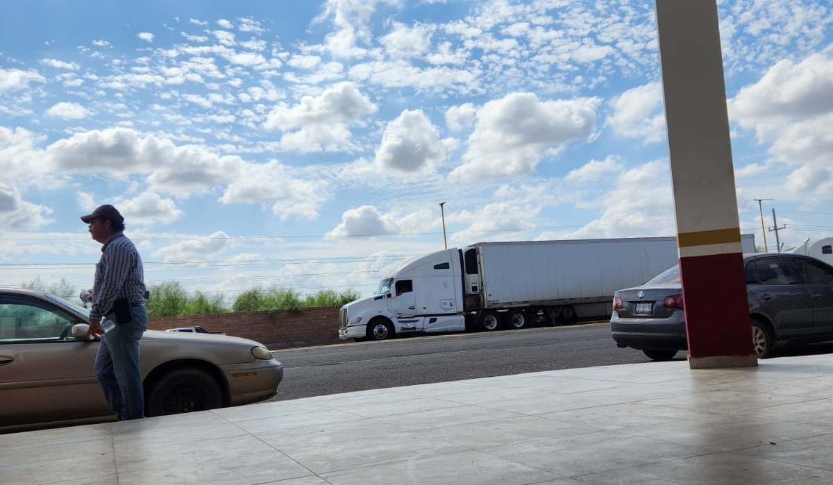 Productores liberan por 20 minutos caseta Cuatro Caminos en Guasave a transportistas