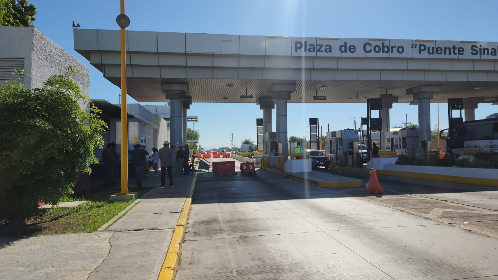 productores toman caseta cuatro caminos en guasave sinalo