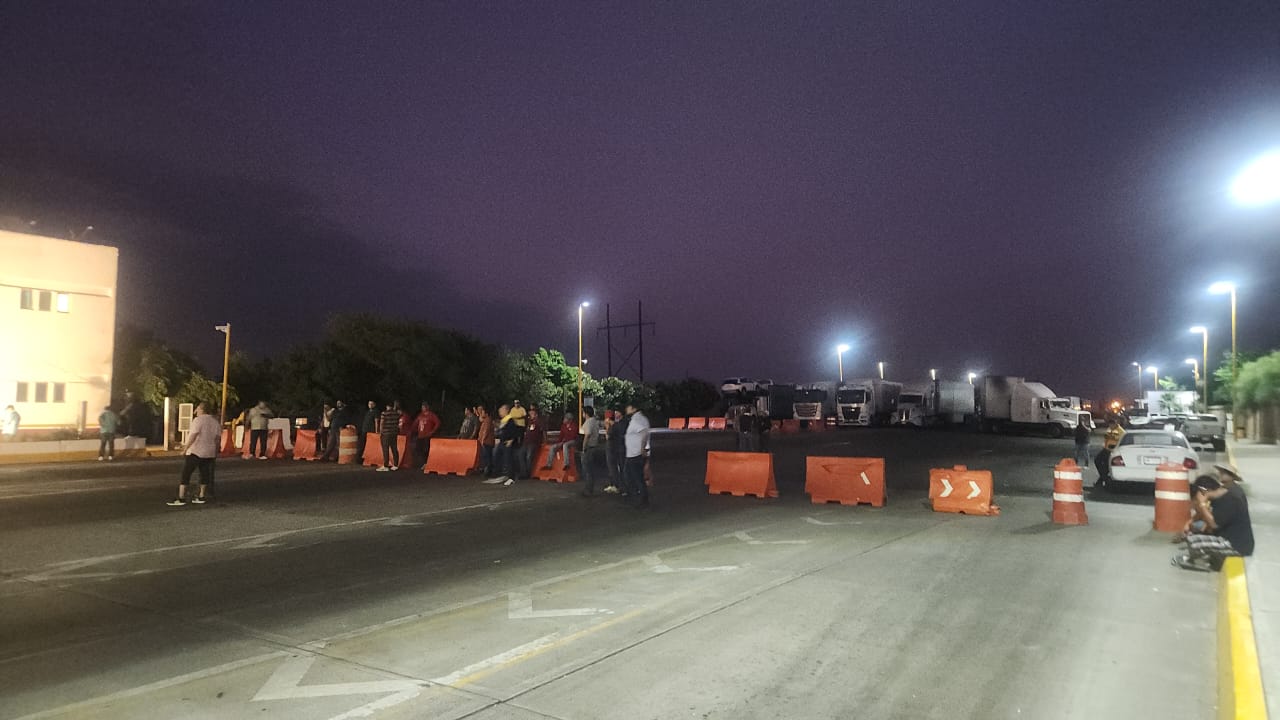 Protesta de productores agrícolas en Cuatro Caminos, Guasave, Sinaloa
