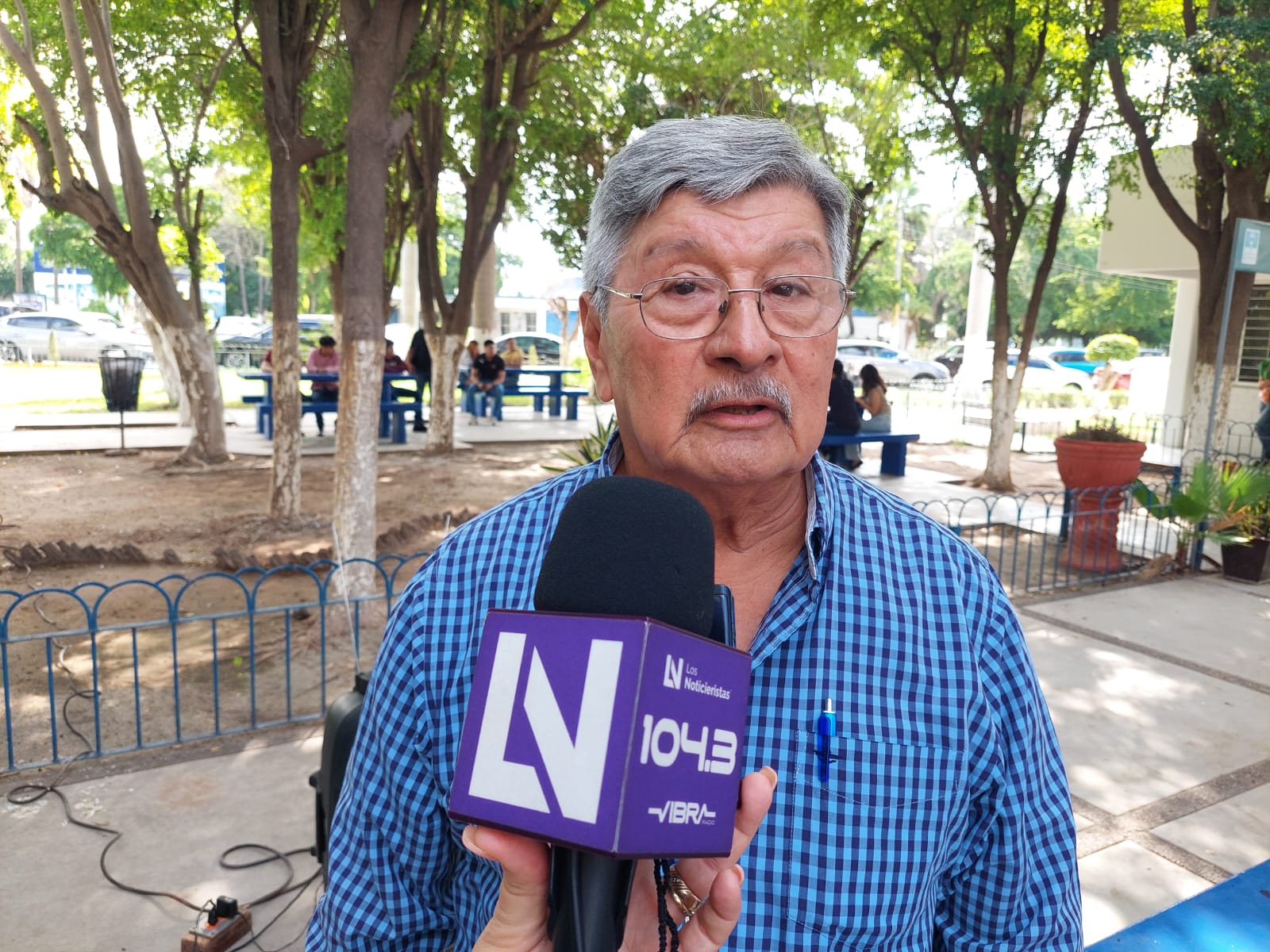 Protestan jubilados de la UAS en Facultad de Derecho en Los Mochis