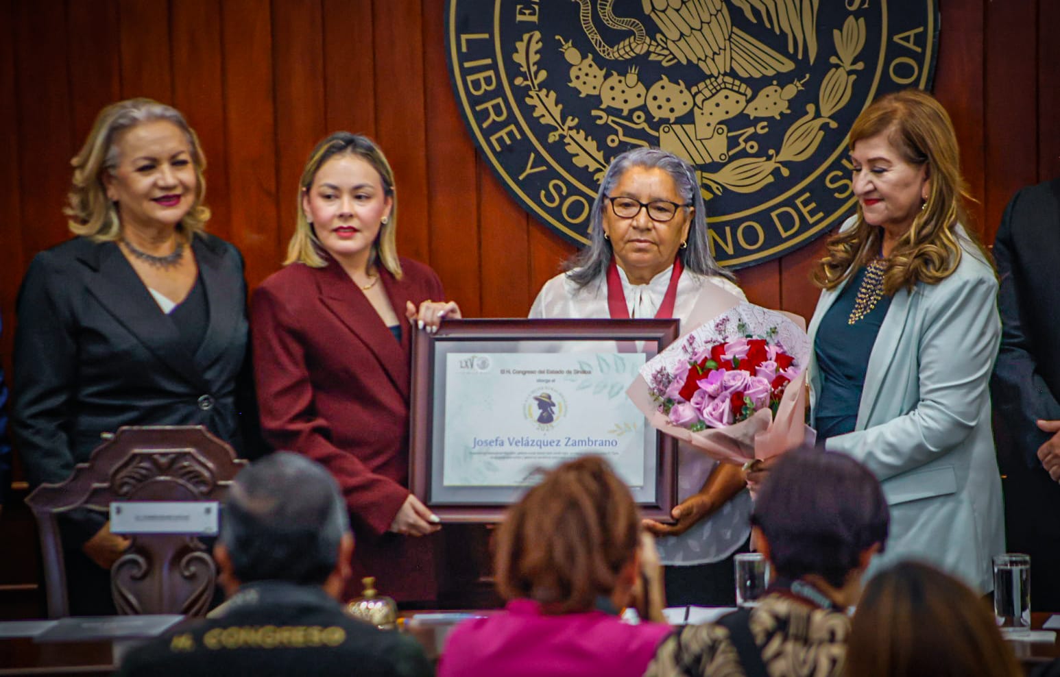 señora Josefa Velázquez Zambrano recibe el "Premio a la Mujer Rural 2025"