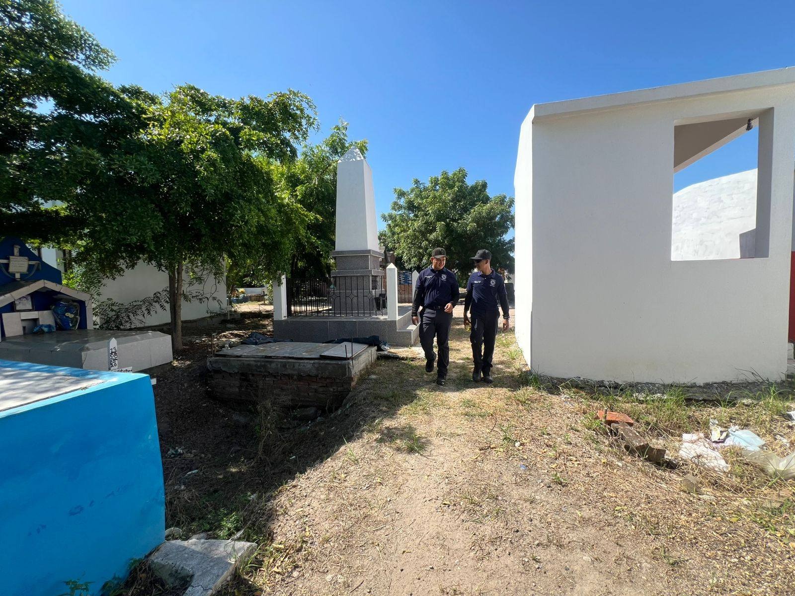 Recorridos de seguridad en panteones de Mazatlán, Sinaloa