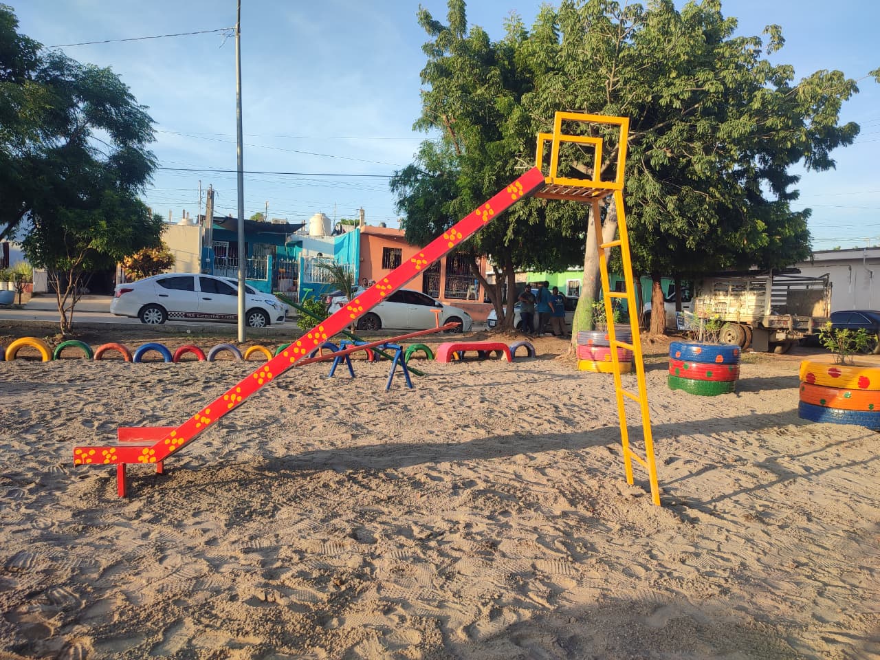 Inauguran predio rehabilitado en la Salinas de Gortari con Qué Bonito Mazatlán