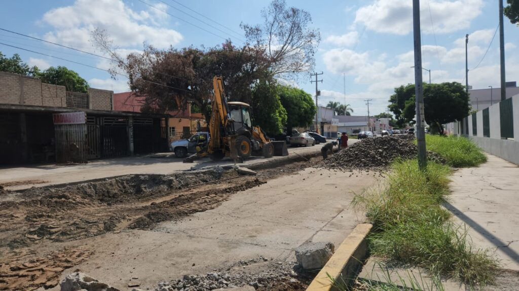 rehabilitación del tramo de la avenida Lázaro Cárdenas, a un costado del ISSSTE