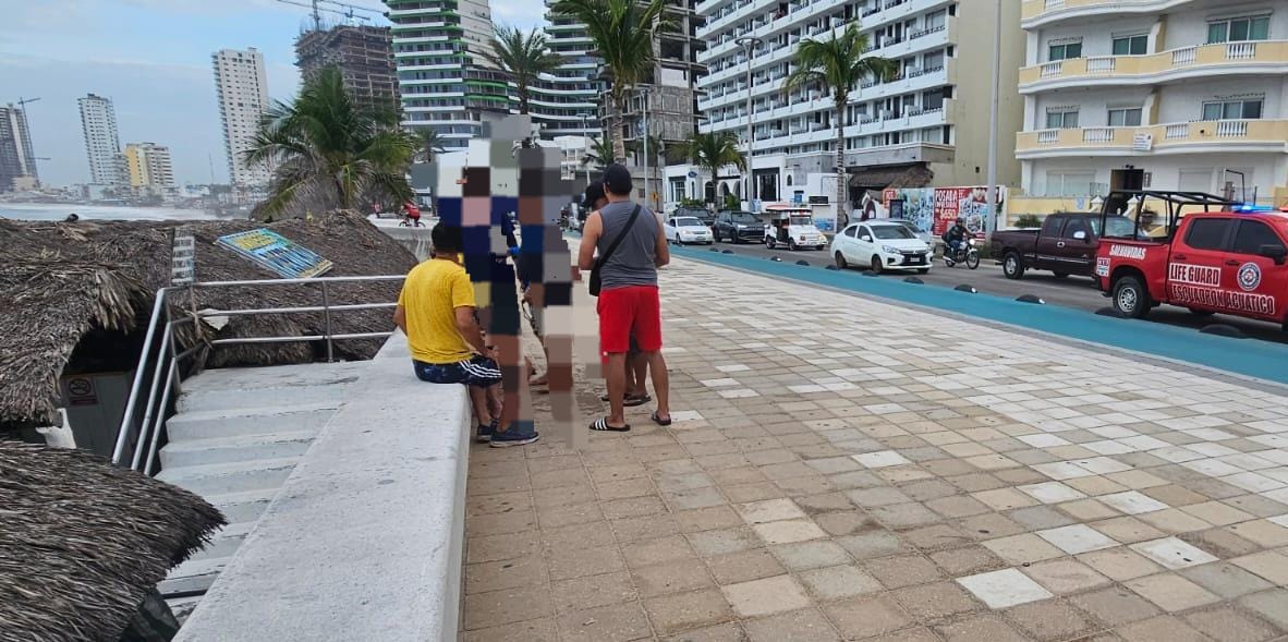 Hombre rescatado en Mazatlán