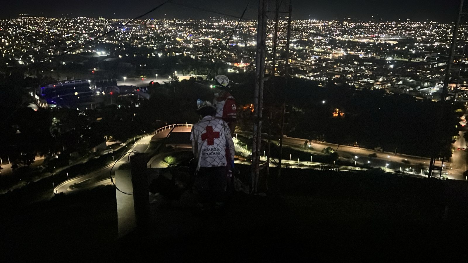 rescate de joven en el cerro de la memoria