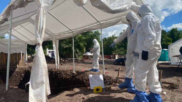 Suman 7 cuerpos recuperados en el nivel 2 de excavación en la fosa común del panteón 21 de Marzo, en Culiacán, Sinaloa