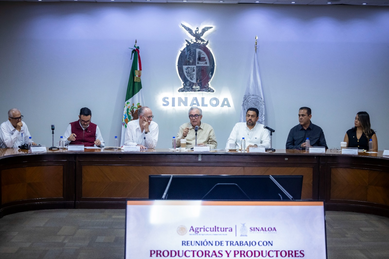Reunión de Rocha Moya y Julio Berdegué con productores de maíz en Sinaloa