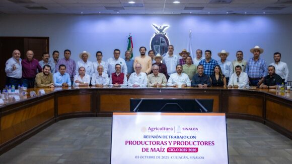 Rocha y titular de la Sader buscan certeza en la comercialización del maíz 2026 junto a productores de Sinaloa