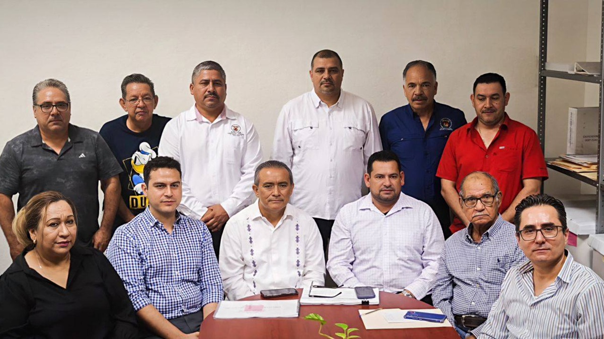 Suntuas y autoridades de la UAS revisan emplazamiento a huelga