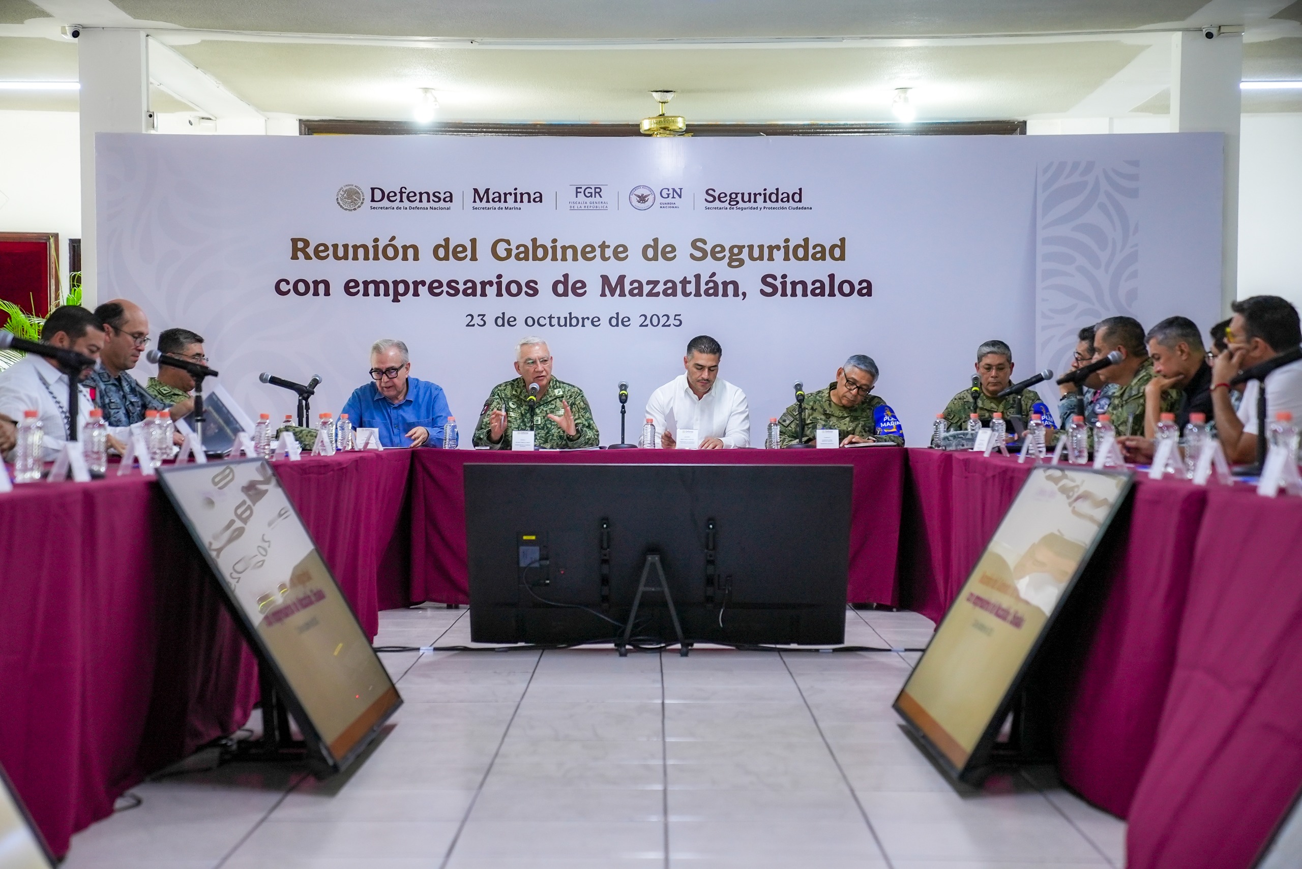 Reunión en Mazatlán gobernador y Harfuch