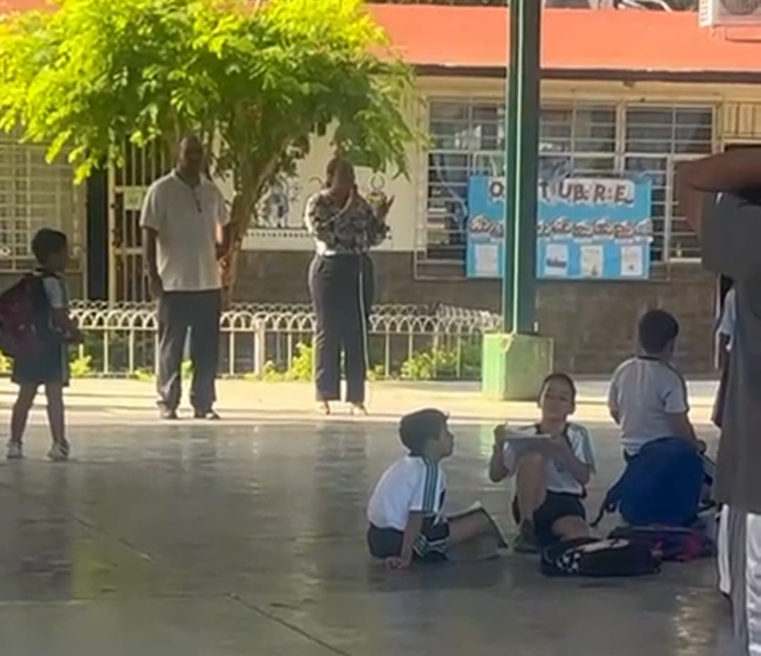 Roban cableado eléctrico en la primaria Francisco Villa, en Los Mochis, Sin.