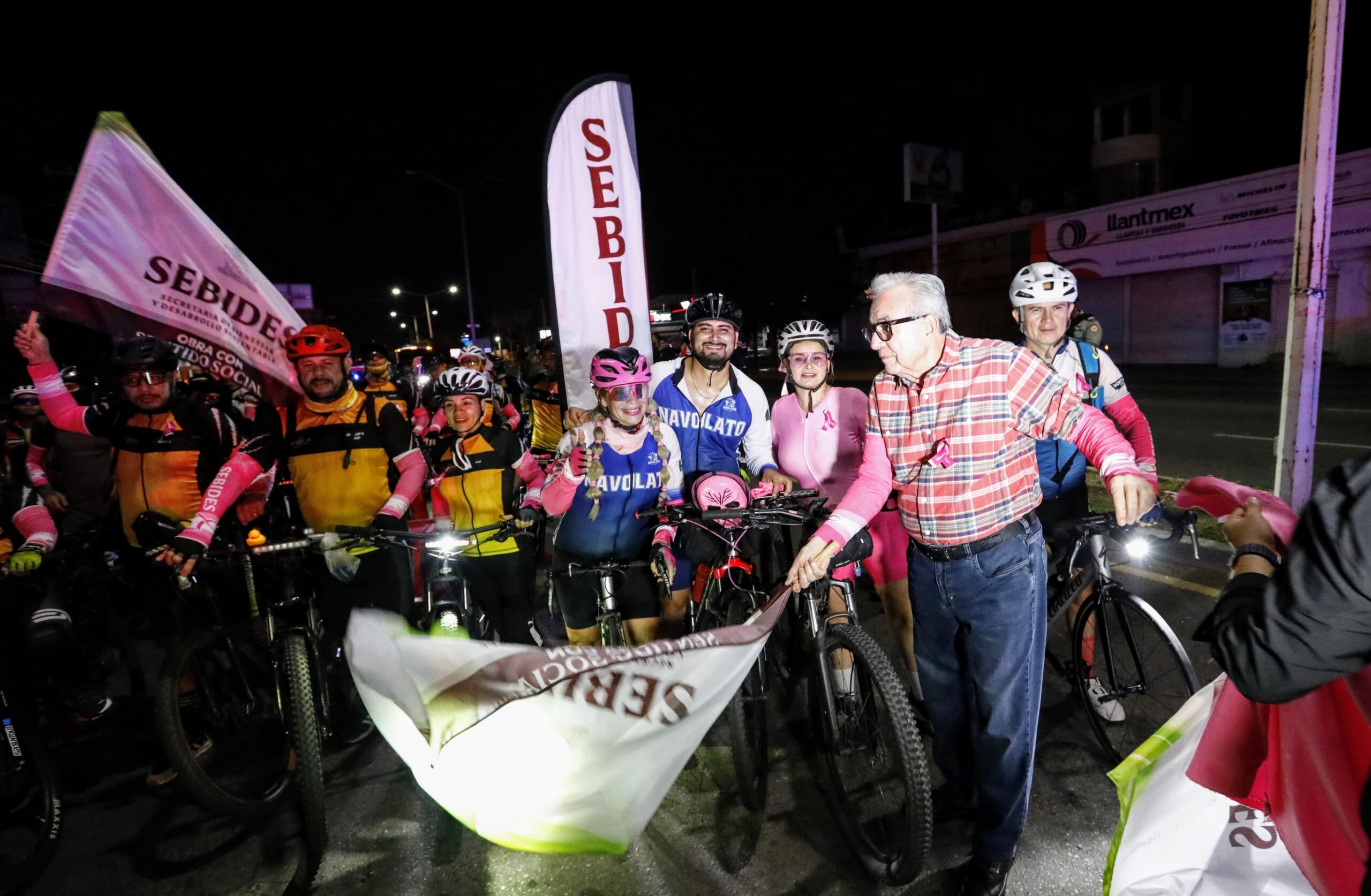 Rocha da el banderazo de inicio de la Rodada Rosa 2025