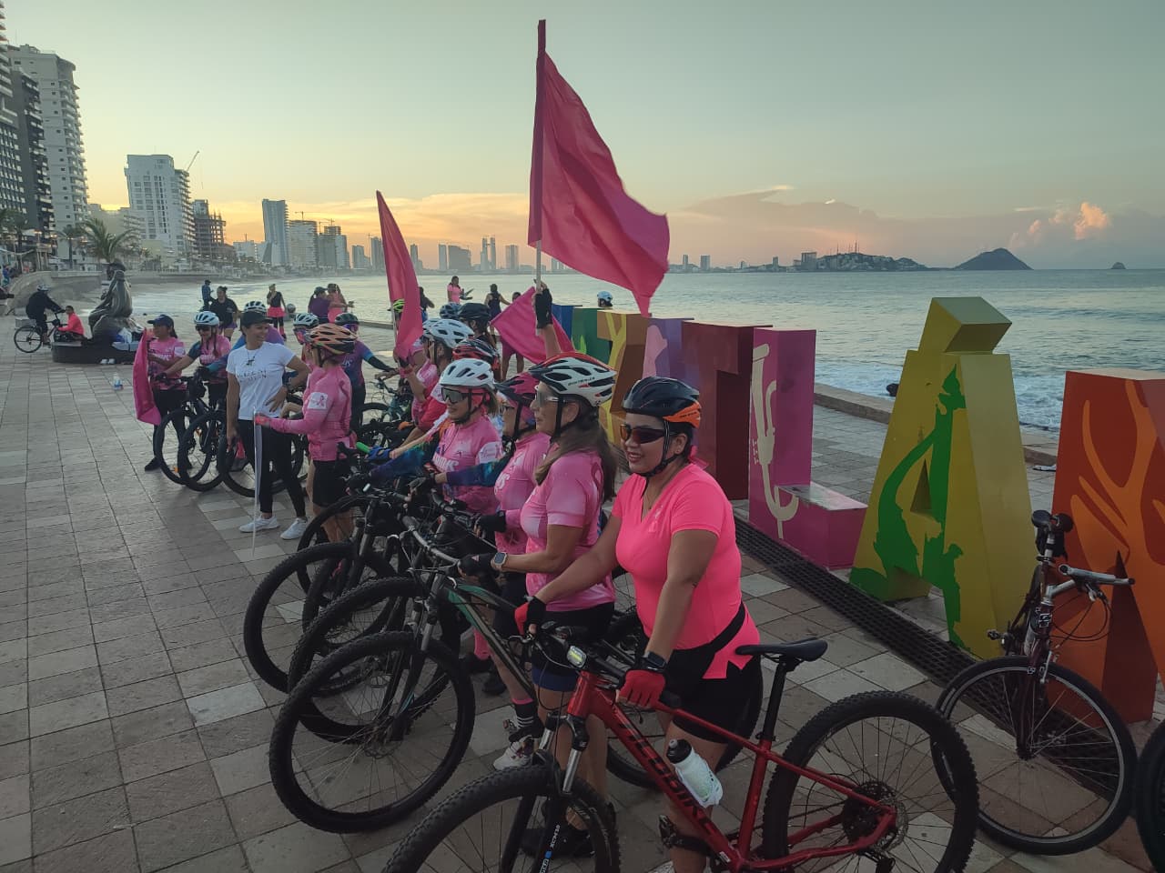 rodada rosa en mazatlan sinaloa malecon