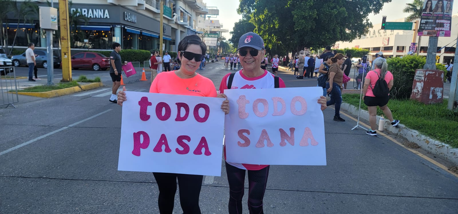 Rosy y Emilia en la Carrera Rosa Delia Barraza 2025