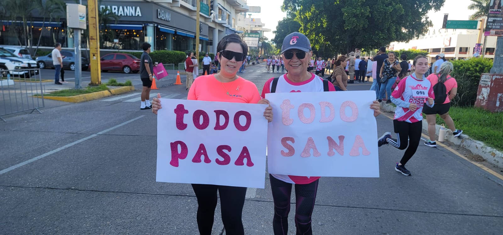 Rosy y Emilia en la Carrera Rosa Delia Barraza 2025