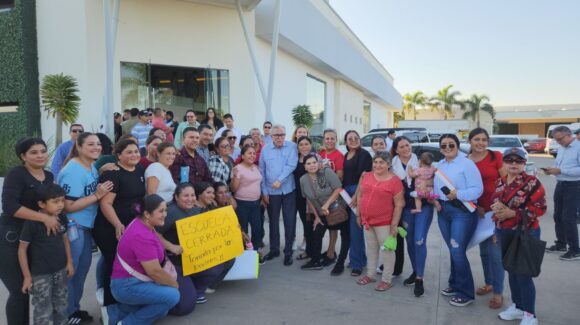 Tras 13 años sin luz, escuela de Caimanero, Guasave, tendrá subestación eléctrica: Rocha Moya