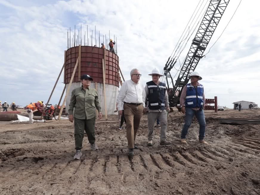 Rubén Rocha Moya supervisa avance en el puente Bellavista-Las Glorias
