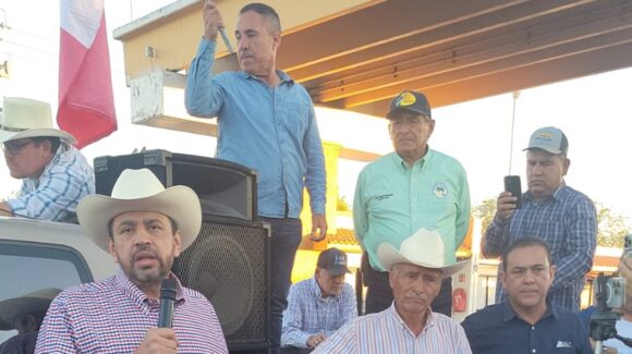 Se solidariza secretario de Agricultura en Sinaloa con desesperación de trigueros; acude a San Miguel Zapotitlán, Ahome