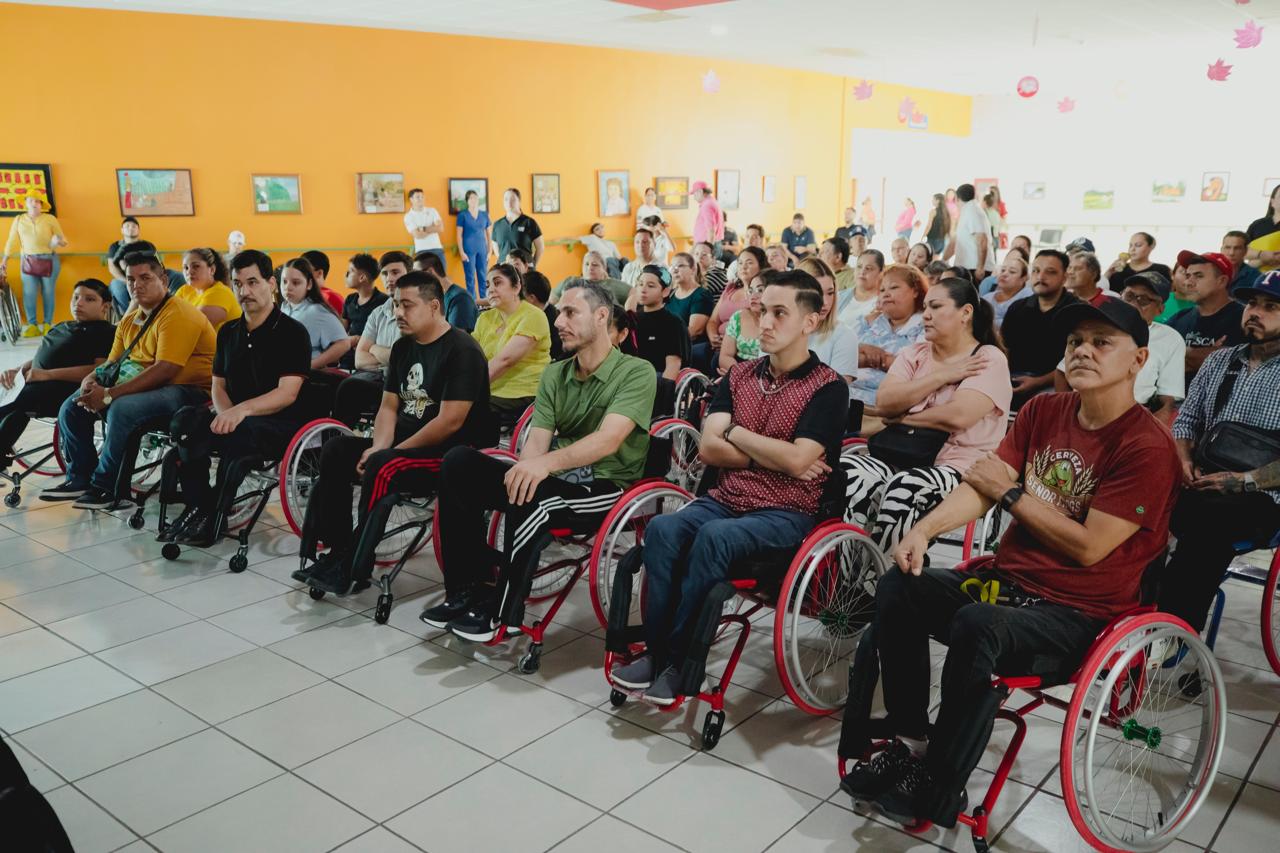 Entrega DIF Sinaloa, 30 sillas de ruedas