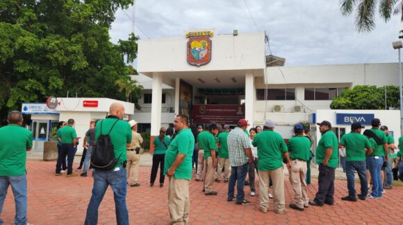 Amanecen en paro trabajadores del Stashag en Guasave, Sinaloa; reclaman pagos pendientes por más de 6 millones de pesos