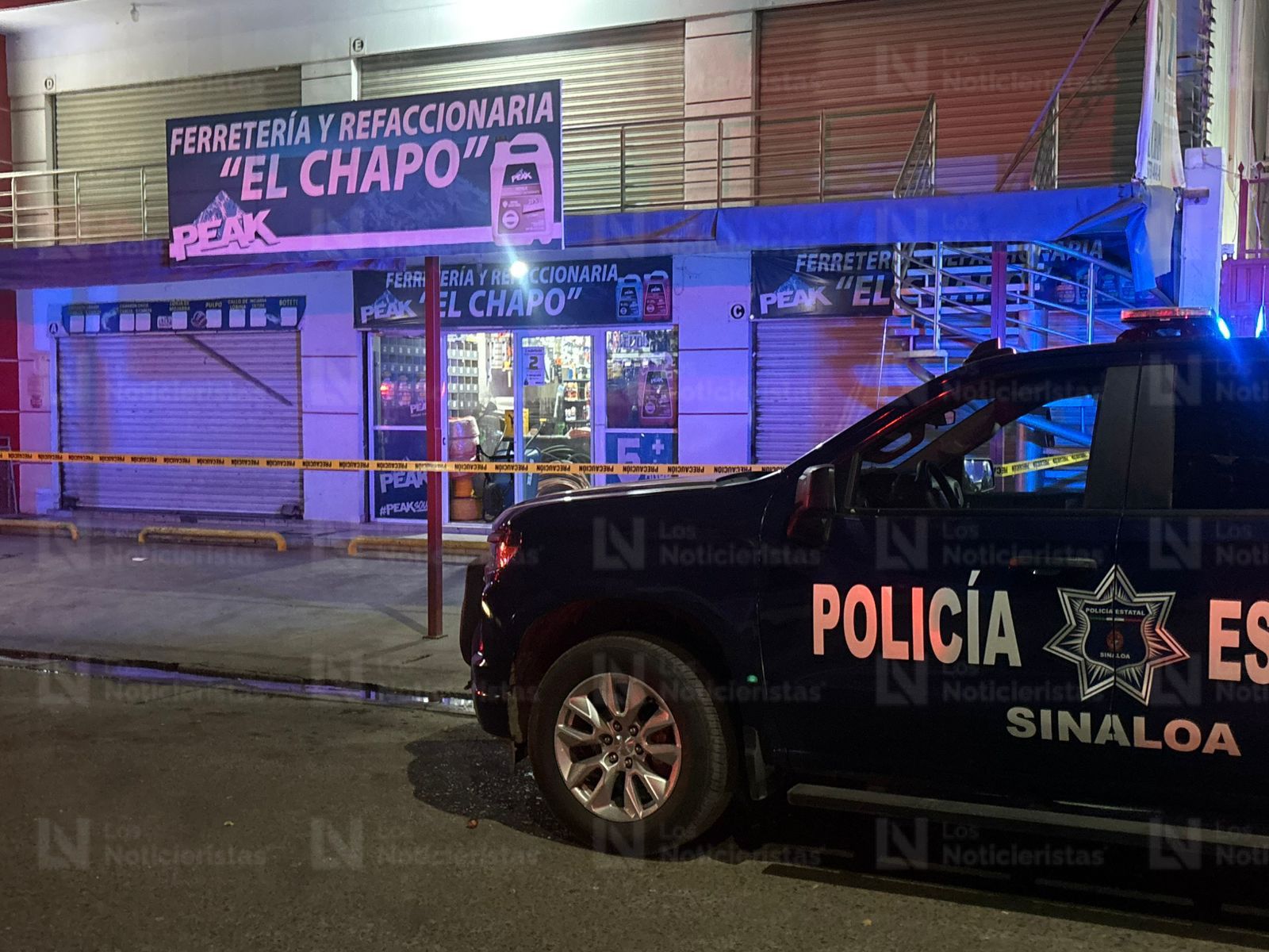 Policías estatales resguardan escena del delito