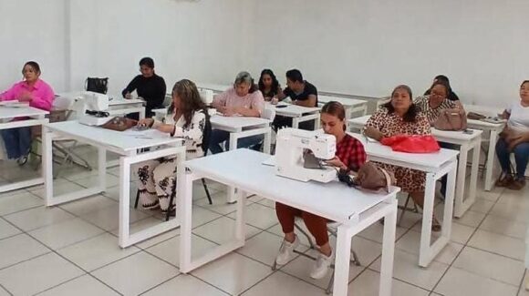 ¿Quieres aprender alta costura? Abren taller en el Cecobi Genaro Estrada de Mazatlán, Sinaloa