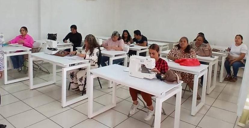 Taller de costura en Cecobi de Mazatlán, Sinaloa