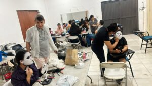 Taller de maquillaje en Cecobi de Mazatlán