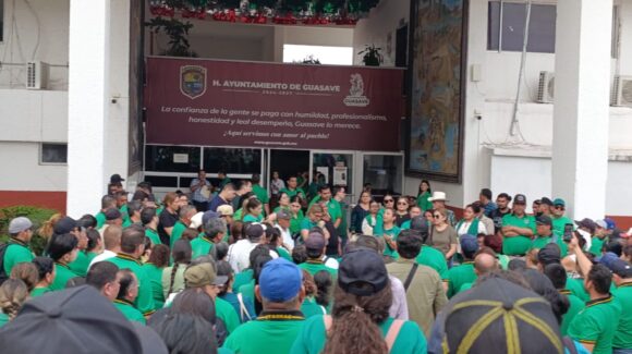 Descontarán el día a trabajadores del Stashag que se manifestaron en el Ayuntamiento de Guasave, Sinaloa