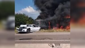 trailer y guardia nacional en accidente
