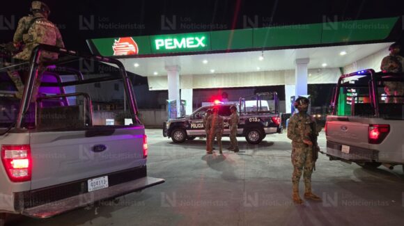Atacan con arma blanca en el cuello a despachador de una gasolinera en el sector San Rafael de Culiacán, Sinaloa