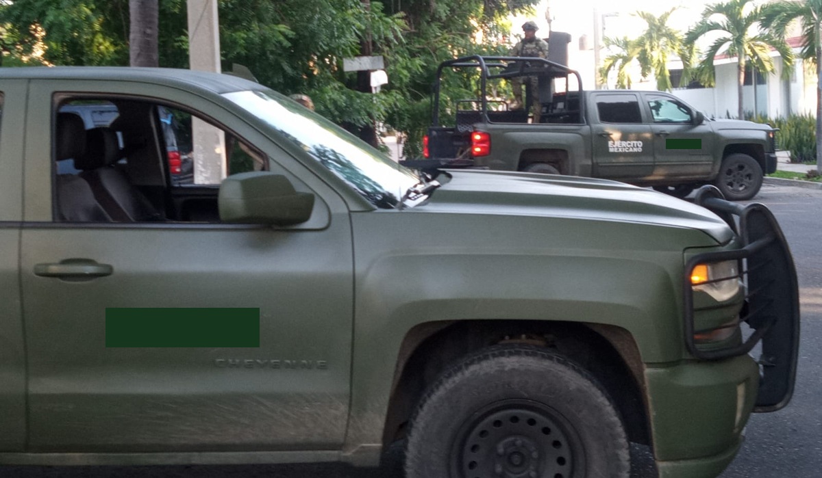 Operativo donde cuatro sujetos fueron detenidos en la Zona Dorada de Mazatlán