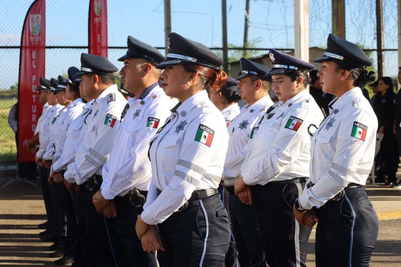 uniforman a agentes de transito en navolato