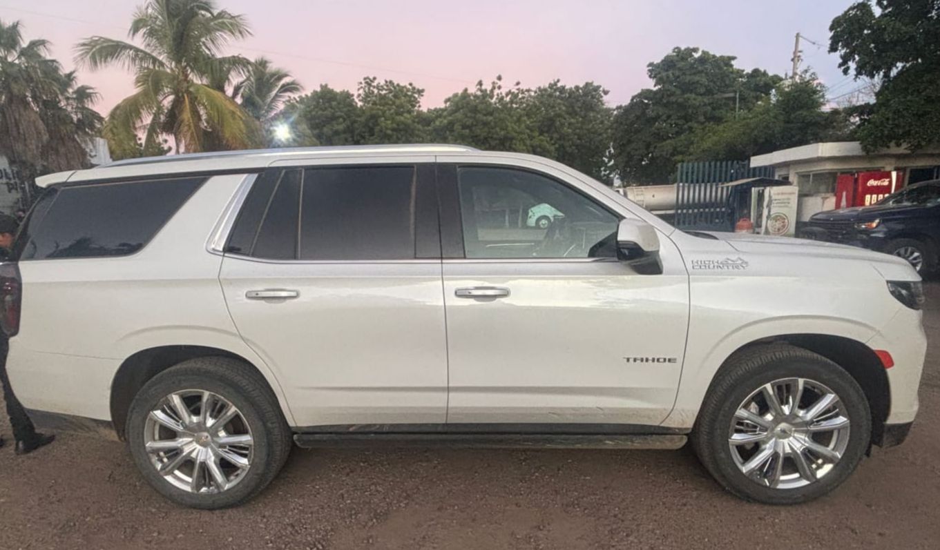 Vehículo asegurado tras operativo en Jesús María, Culiacán, Sin.