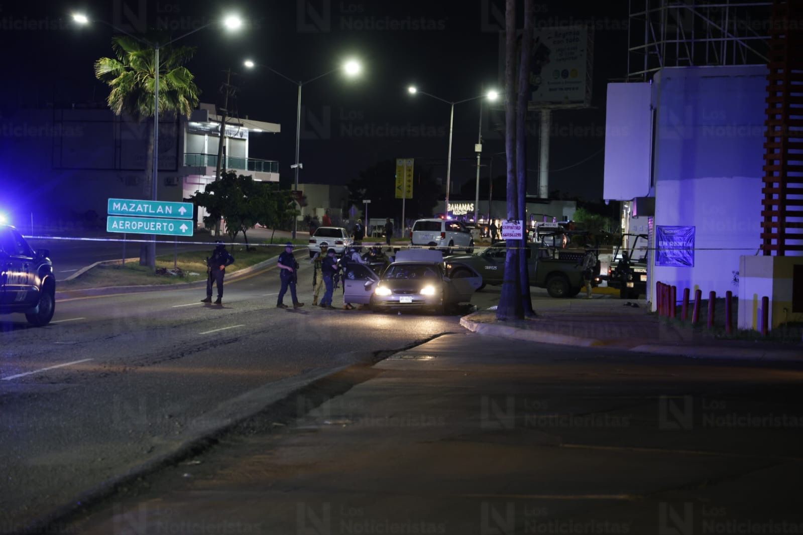 Autoridades de los tres niveles de gobierno resguardan la zona de balacera en Culiacán