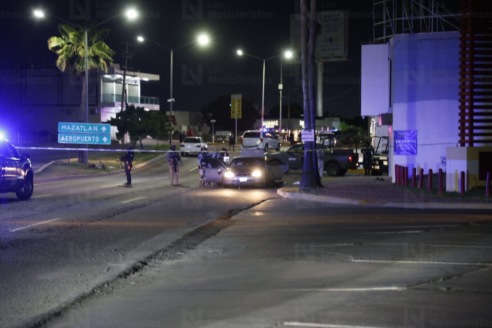 Autoridades de los tres niveles de gobierno resguardan la zona de balacera en Culiacán