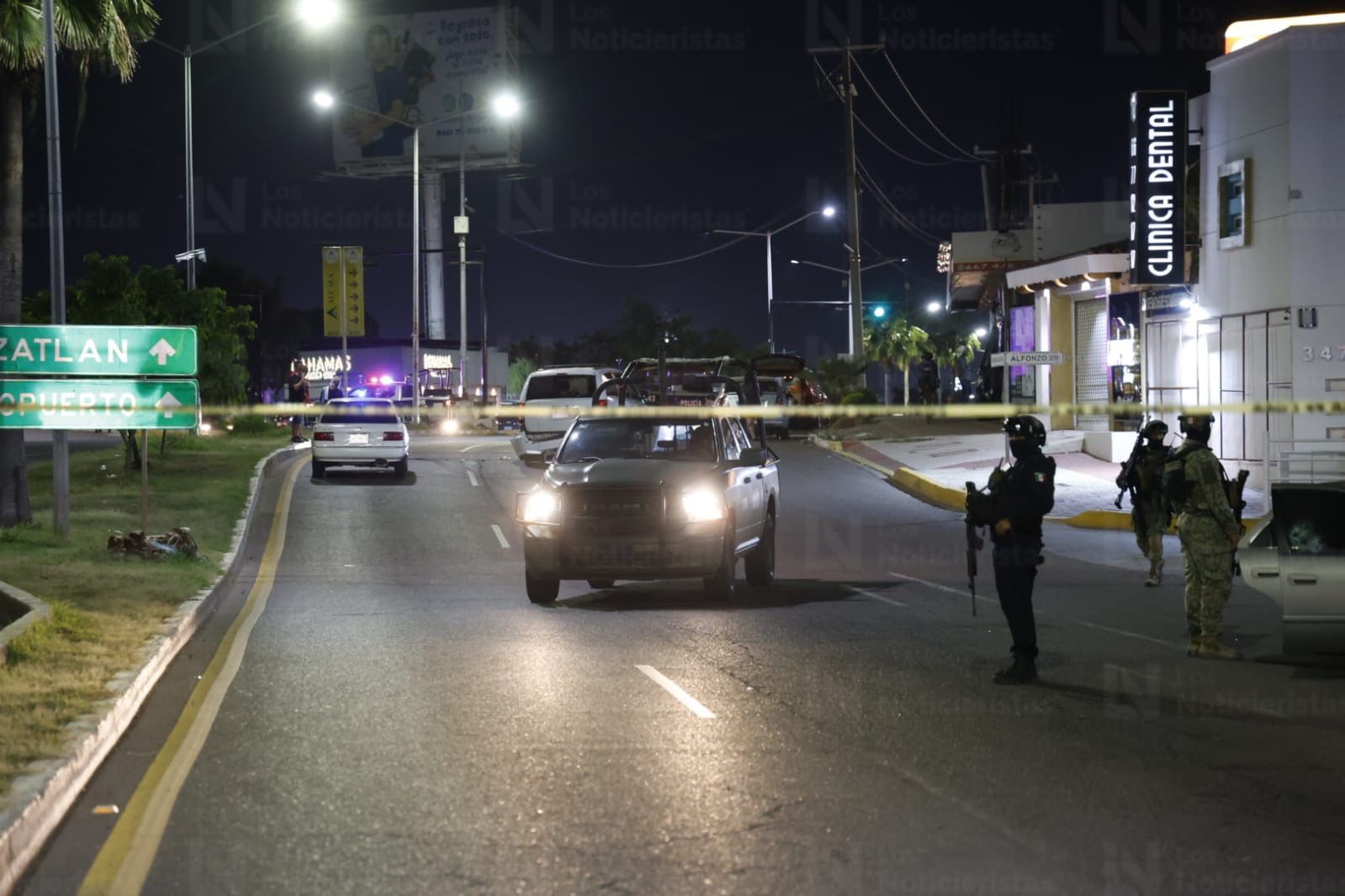 Autoridades de los tres niveles de gobierno resguardan la zona de balacera en Culiacán