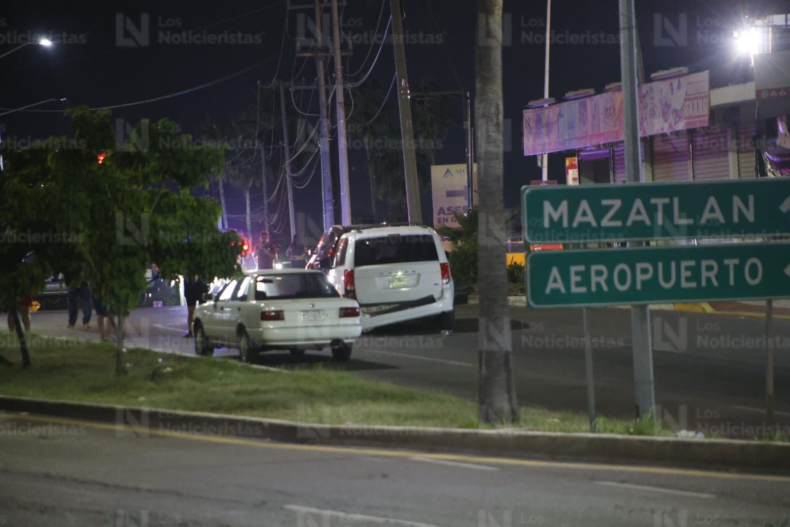 Autoridades de los tres niveles de gobierno resguardan la zona de balacera en Culiacán